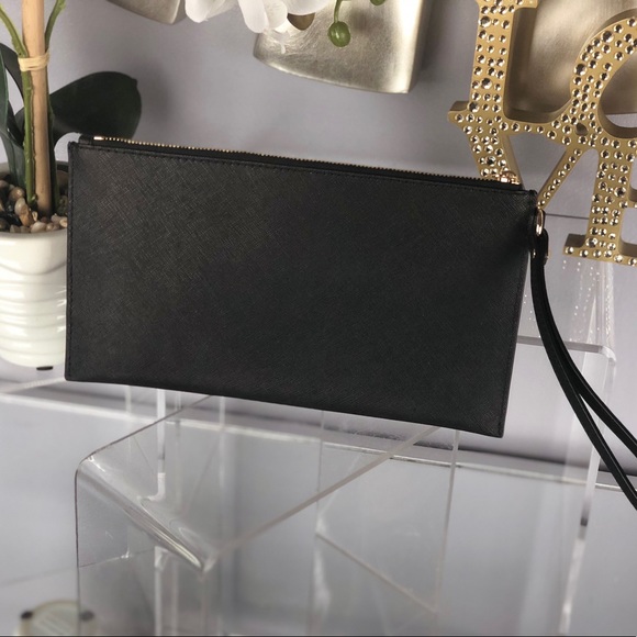 Michael Kors Jet Set Large Zip Clutch Wristlet - Picture 6 of 8